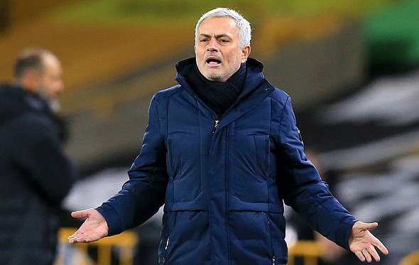 Tottenham bị hủy trận, Liverpool rơi điểm khó ngờ trước Newcastle - Ảnh 1. Tottenham bị hủy trận, Liverpool rơi điểm khó ngờ trước Newcastle - Ảnh 1.