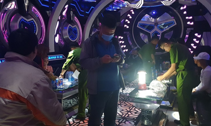 Lâm Đồng: Phát hiện hàng chục thanh niên dương tính ma túy trong quán karaoke