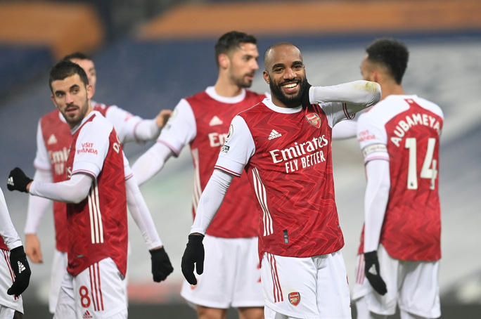 Vùi dập chủ nhà West Brom, Arsenal trở lại giữa mùa tuyết trắng - Ảnh 7. Vùi dập chủ nhà West Brom, Arsenal trở lại giữa mùa tuyết trắng - Ảnh 7.