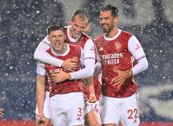 Vùi dập chủ nhà West Brom, Arsenal trở lại giữa mùa tuyết trắng - Ảnh 2. Vùi dập chủ nhà West Brom, Arsenal trở lại giữa mùa tuyết trắng - Ảnh 2.