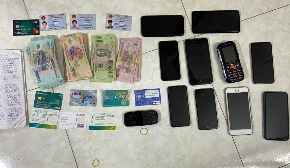 Hơn 400 người bị lừa khi vay vốn ngân hàng - 1