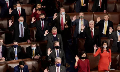 'Giờ G' kịch tính ở Mỹ và cơ hội cuối cho Tổng thống Trump