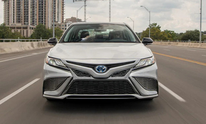 Lộ Toyota Camry 2021 sắp ra mắt Việt Nam: Lần đầu thêm bản Sport, đe nẹt Mazda6