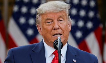 Facebook, Twitter khóa tài khoản của tổng thống Trump