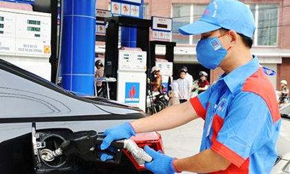 Giá xăng tăng cao nhất trong 9 tháng