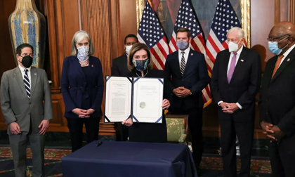 Tổng thống Donald Trump đi vào lịch sử Mỹ