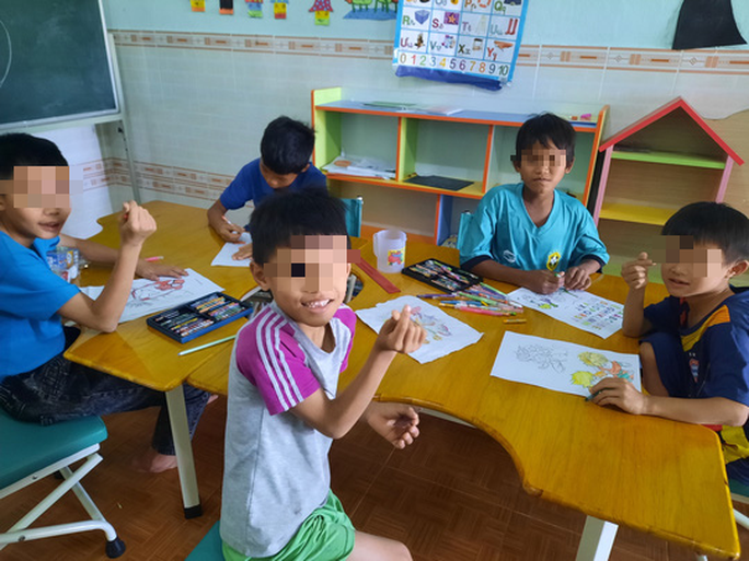 Bi kịch của hung thủ 11 tuổi bắn cả gia đình chị gái khi đang ăn cơm - Ảnh 1. Bi kịch của hung thủ 11 tuổi bắn cả gia đình chị gái khi đang ăn cơm - Ảnh 1.