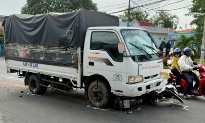 Tài xế xe tải ngủ gật, tông 5 học sinh đang trên đường đi học
