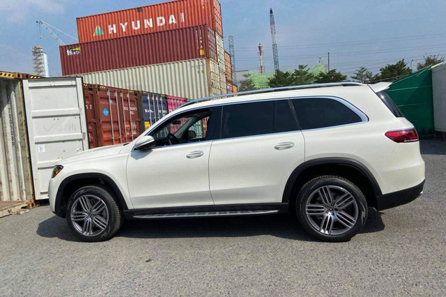 Loạt SUV nhập tư đa dạng phiên bản và 'option' đổ bộ Việt Nam làm khó xe chính hãng