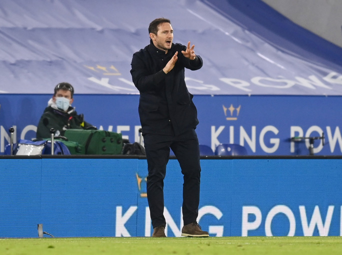 Hạ gục Chelsea, Leicester soán ngôi đầu Ngoại hạng Anh - Ảnh 1. Hạ gục Chelsea, Leicester soán ngôi đầu Ngoại hạng Anh - Ảnh 1.