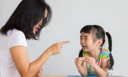3 câu nói của cha mẹ có sức sát thương với trẻ, khiến trẻ lớn lên thiếu tự tin