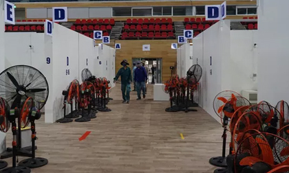 Tháo dỡ bệnh viện dã chiến điều trị Covid-19 ở Đà Nẵng để chuyển đi Hải Dương