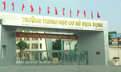 Hà Nội: Thêm một phụ huynh mắc COVID-19, học sinh lo phát sốt
