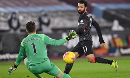 'Hung thần' Salah tỏa sáng, Liverpool hạ đẹp West Ham