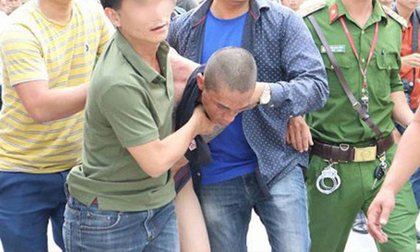 Sau khi 'chơi' ma túy, con trai vác rìu đòi chém mẹ đẻ, làm náo loạn khu phố