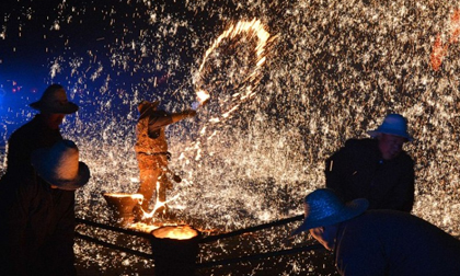 Ngôi làng có phong tục đón Tết nguy hiểm nhất thế giới