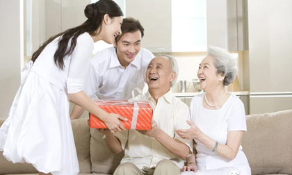 Về ra mắt nhà bạn trai, phụ nữ muốn mẹ chồng tương lai vừa gặp đã ưng thì cứ làm thế này