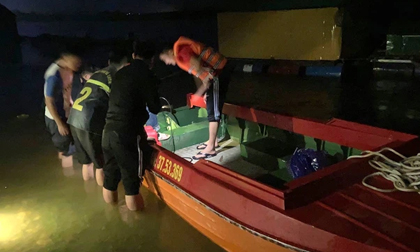 Nghi thầy Hiệu trưởng trường tiểu học nhảy sông tự tử trong đêm