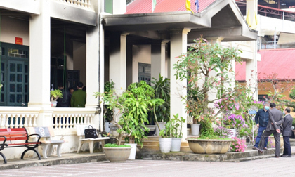 Sau tiếng nổ lớn, phát hiện kế toán trường học chết cháy trong phòng làm việc