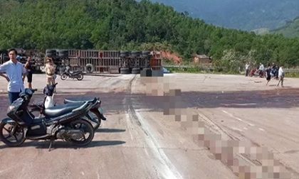 Quảng Bình: Va chạm xe đầu kéo, 2 thanh niên tử vong tại chổ