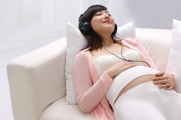 Mẹ bầu giữ tâm trạng vui vẻ