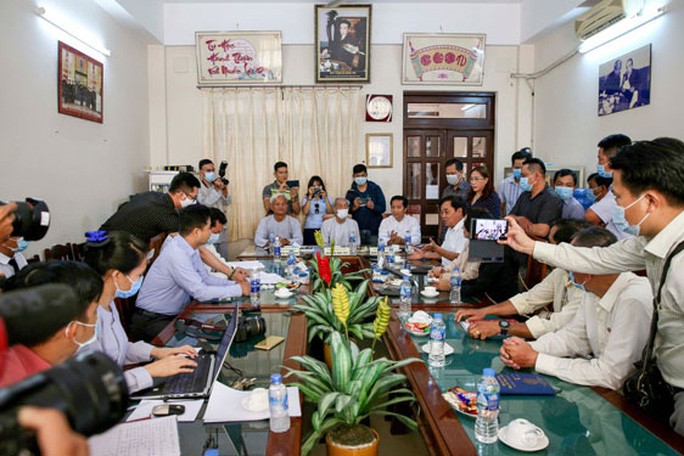 Thần y Võ Hoàng Yên bị tố lừa hàng tỉ đồng - Ảnh 1. Thần y Võ Hoàng Yên bị tố lừa hàng tỉ đồng - Ảnh 1.