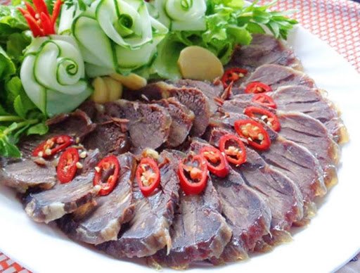 Bí quyết luộc bắp bò tươi ngon