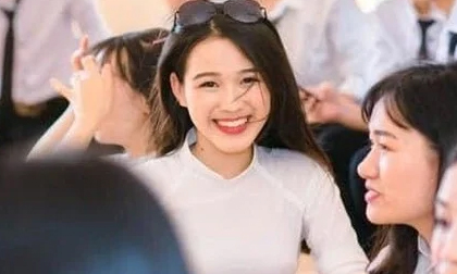 Phát hiện thêm loạt ảnh thời 'trẻ trâu' của HH Đỗ Thị Hà, chứng minh nhan sắc đỉnh cao từ bé