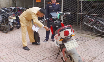 Khởi tố thanh niên đi xe máy điện tông chết cụ bà rồi bỏ trốn