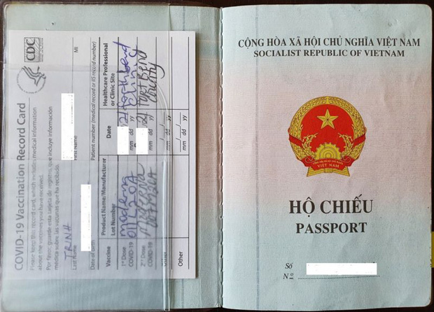 Công dân Việt Nam đầu tiên có 'hộ chiếu vắc xin' về nước, vẫn phải cách ly theo quy định - 1 Công dân Việt Nam đầu tiên có 'hộ chiếu vắc xin' về nước, vẫn phải cách ly theo quy định - 1