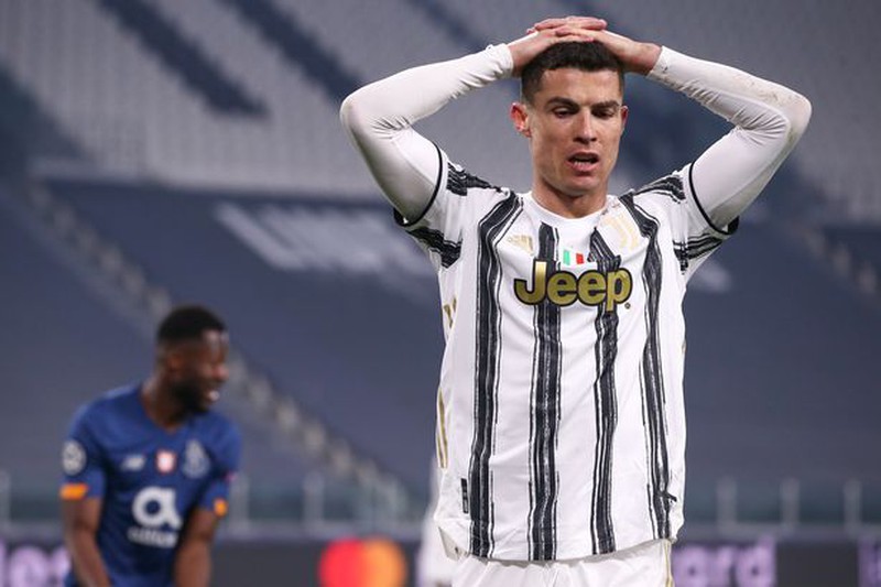PSG lên tiếng về việc mua Messi và Ronaldo