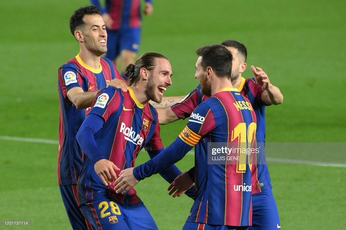 Hủy diệt đối phương bằng 2 siêu phẩm, Messi đưa Barcelona tiến gần điều kỳ diệu - 1