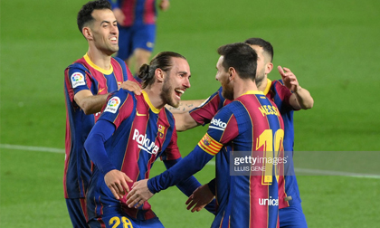 Hủy diệt đối phương bằng 2 siêu phẩm, Messi đưa Barcelona tiến gần điều kỳ diệu