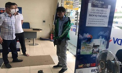 Vạch trần 'thủ đoạn' của đối tượng mặc áo Grab trước khi cướp ngân hàng BIDV
