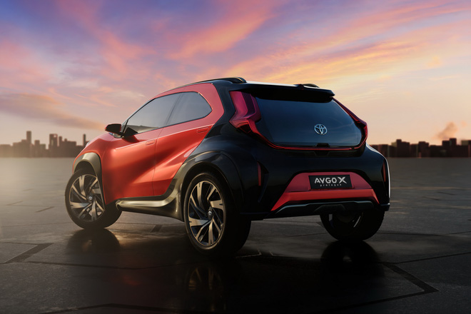 Toyota ra mắt crossover nhỏ nhất thế giới - Gầm cao hạng A cho người mua xe lần đầu - 1
