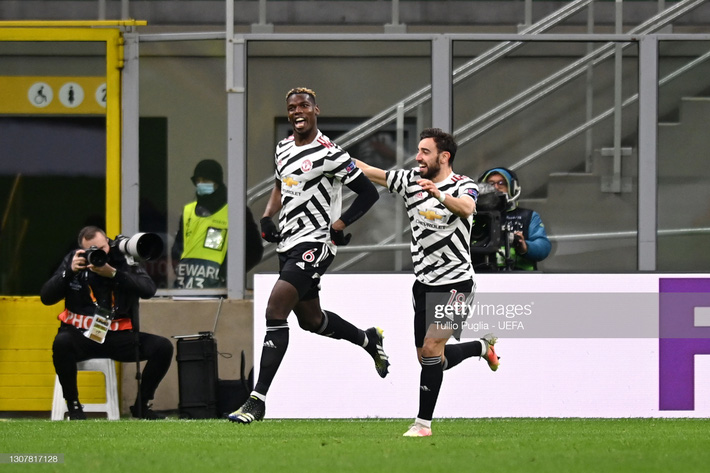 Pogba đưa Man United tiến gần ngôi vương; Mourinho sốc nặng vì bị loại bởi kẻ lần đầu cầm quân - Ảnh 3.