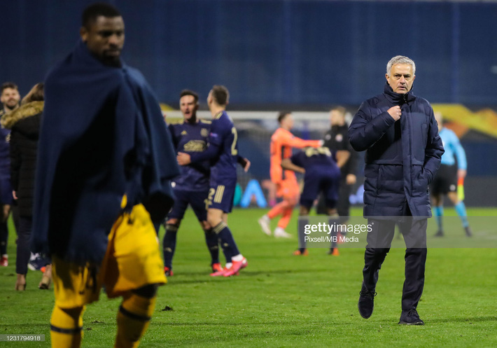 Pogba đưa Man United tiến gần ngôi vương; Mourinho sốc nặng vì bị loại bởi kẻ lần đầu cầm quân - Ảnh 9.