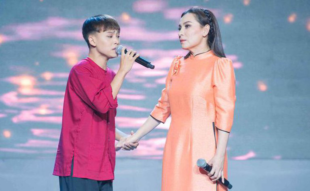 Tuổi thơ đầy cơ cực bỏ học từ năm lớp 6 làm thợ may, Phi Nhung nay giàu cỡ nào mà nuôi tận 23 người con? - 8