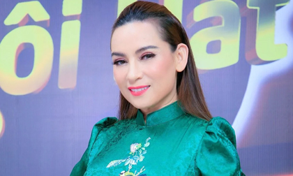 Tuổi thơ đầy cơ cực bỏ học từ năm lớp 6 làm thợ may, Phi Nhung nay giàu cỡ nào mà nuôi tận 23 người con?