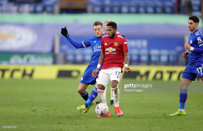 Dàn cận vệ thép thi nhau báo hại, mộng vô địch của Man United tan nát trước Leicester - Ảnh 1.
