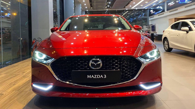 Loạt xe Mazda ưu đãi cao nhất 120 triệu: Giá CX-8 còn thấp kỷ lục, Mazda6 không quá 1 tỷ đồng - 1