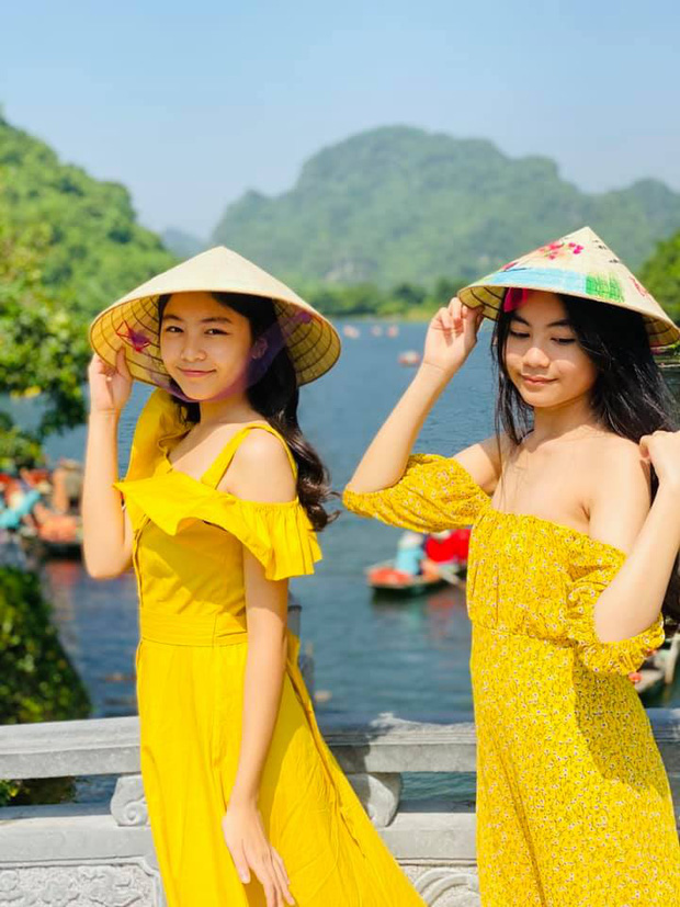 Hai tiểu thư nhà Quyền Linh 'gây bão' lần thứ n trên cõi mạng, xinh đố ai làm lại