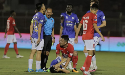Đỗ Hùng Dũng gãy xương chày và xương mác, HLV Chu Đình Nghiêm nói gì về Ngô Hoàng Thịnh?
