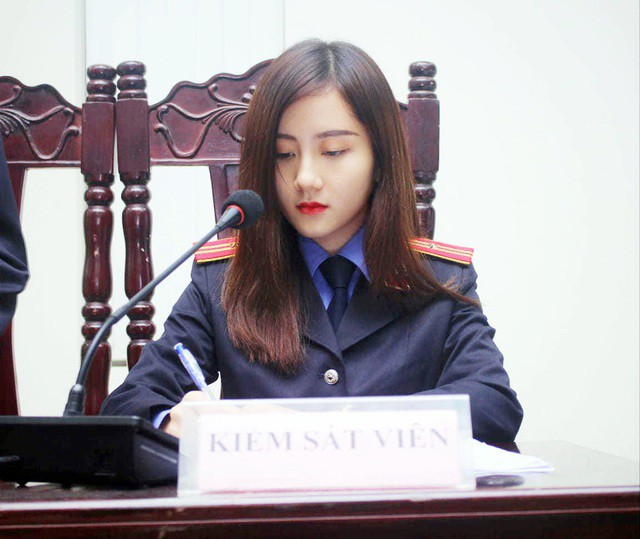 Nữ thủ khoa ĐH Kiểm sát Hà Nội khoe nhan sắc đỉnh cao cùng bảng thành tích “khủng” - Ảnh 4. Nữ thủ khoa ĐH Kiểm sát Hà Nội khoe nhan sắc đỉnh cao cùng bảng thành tích “khủng” - Ảnh 4.