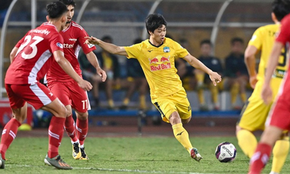 Lập siêu phẩm giúp HAGL lên đầu bảng V.League, Công Phượng nói gì?