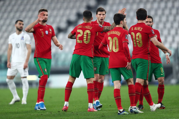 Ronaldo phung phí cơ hội, Bồ Đào Nha nhọc nhằn thắng đội tuyển hạng 108 nhờ bàn phản lưới nhà hy hữu - 2
