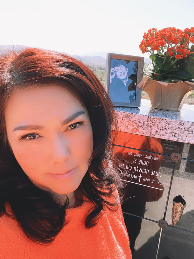 Ca sĩ Phương Loan hé lộ điểm thay đổi tại nơi an vị của NS Chí Tài ở Mỹ, đọc đến lời nhắn nhủ mà xót xa Ca sĩ Phương Loan hé lộ điểm thay đổi tại nơi an vị của NS Chí Tài ở Mỹ, đọc đến lời nhắn nhủ mà xót xa