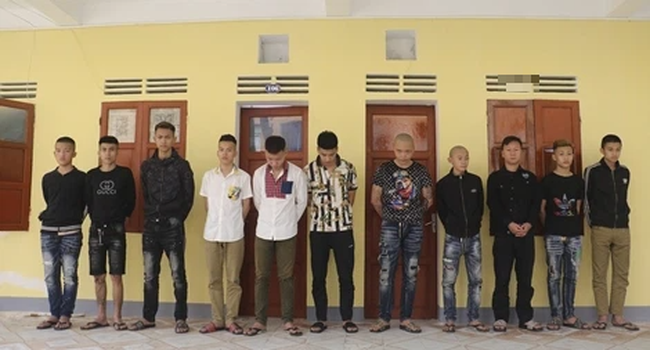 Hình phạt nào cho 13 đối tượng lột đồ, chôn sống nam thanh niên 17 tuổi rồi quay clip? - 3