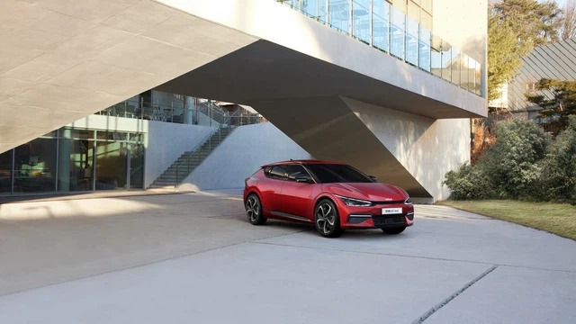 Ra mắt Kia EV6 - Xe Hàn tăng tốc đỉnh hơn cả Porsche Taycan, đẹp mỹ miều khiến người Việt ngóng chờ