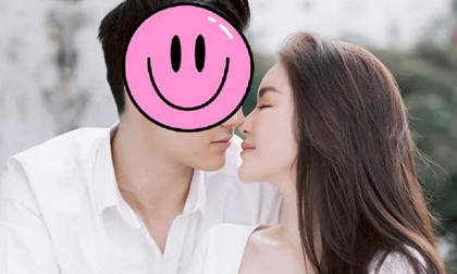 Nửa đêm Lý Nhã Kỳ công khai ảnh tình tứ bên nam thần, cuối cùng chị đẹp đã có người yêu?